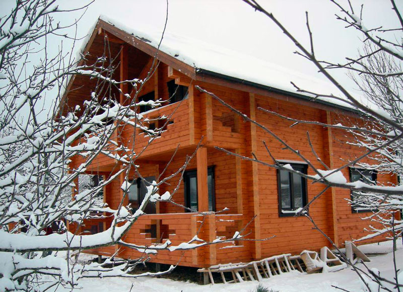 Kuće od blanjanog drveta: karakteristike konstrukcije
