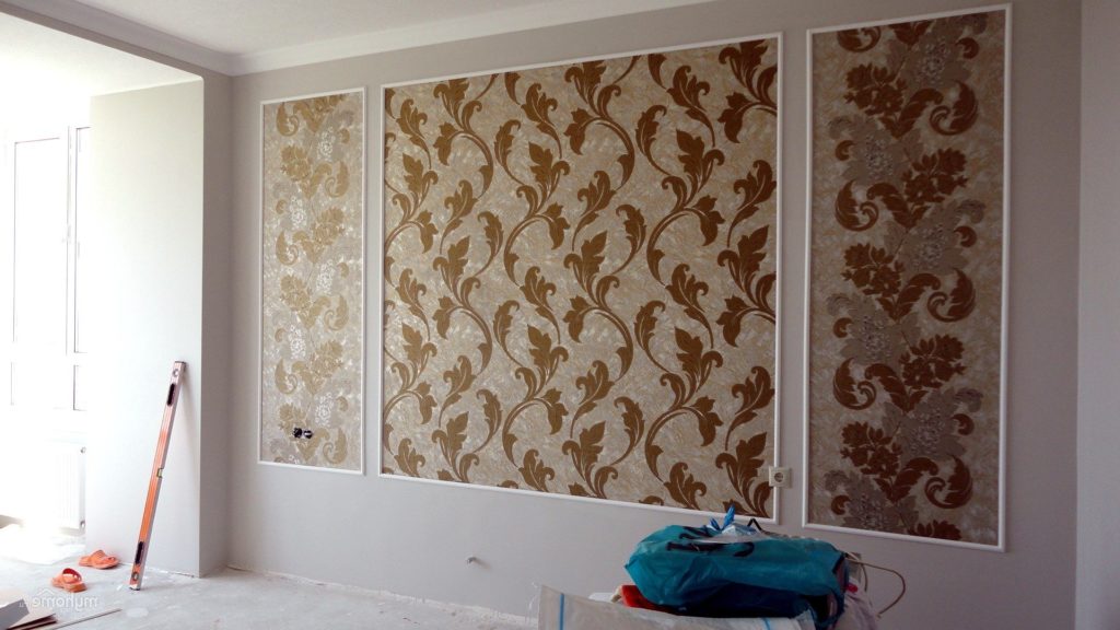 Uso de azulejos y papel tapiz para la decoración de la cocina, opciones fotográficas.