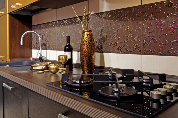 Primerjava lastnosti materialov za dodelavo kuhinjskih sten